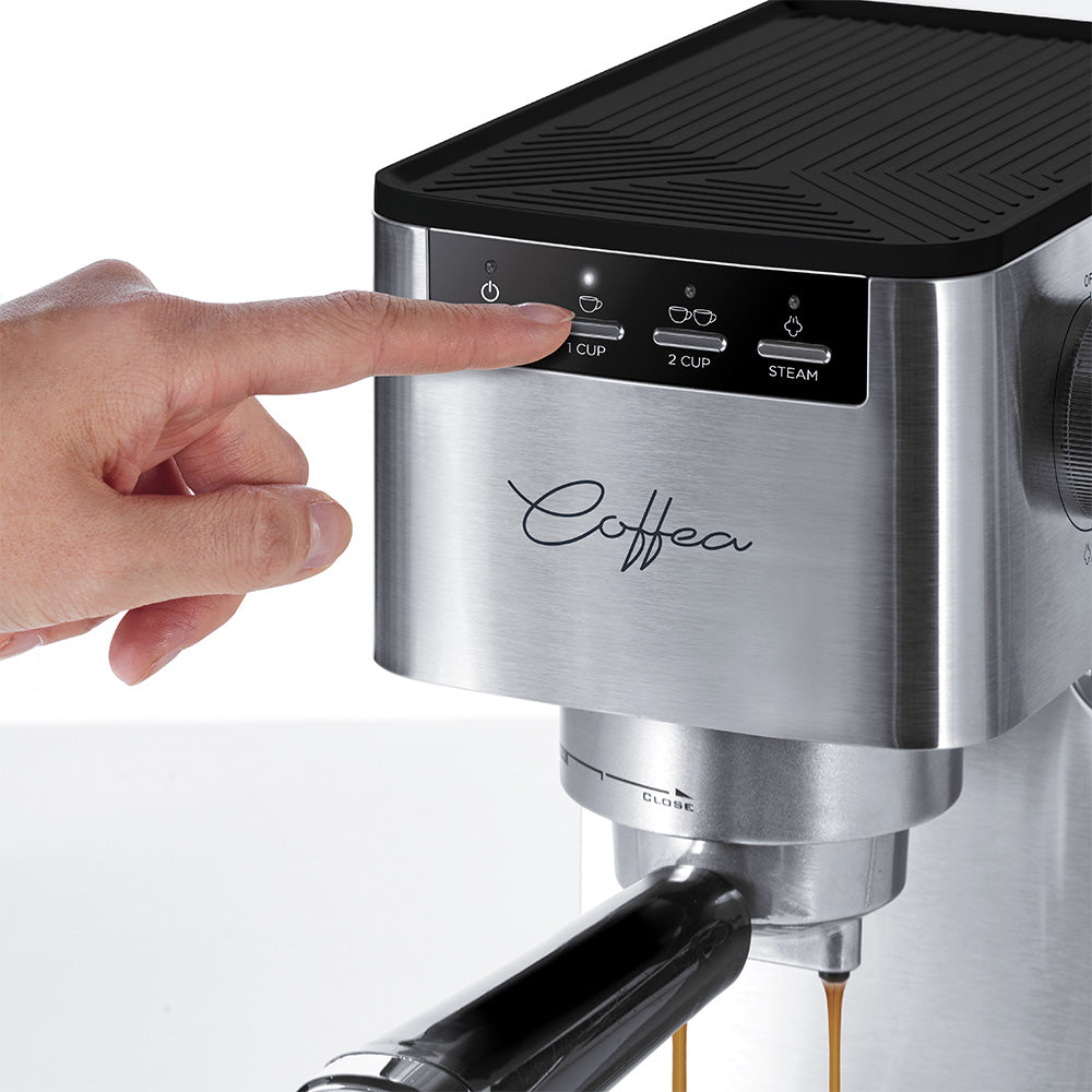 dedo señalando botón tipo de café escogido